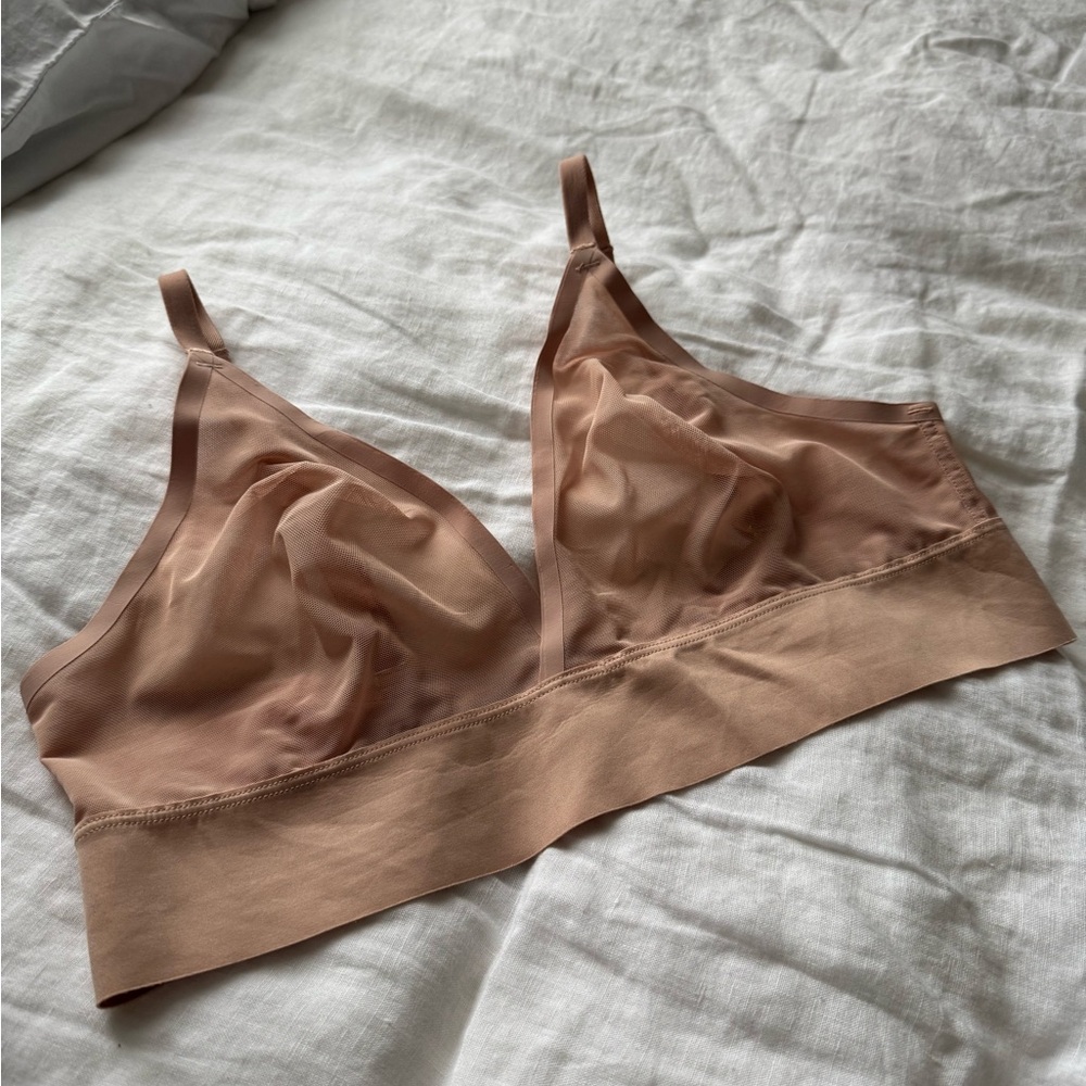 Soma Triangle Mesh Bralette in Hush Neutral Tan / Cream - Picture 8 of 12